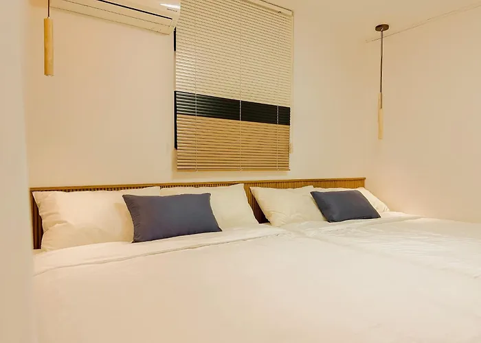 Gangnam,5-minute Walk From Seonjeongneung Station,located In Nonhyeon,4 People,apgujeong, Itaewon Appartement *