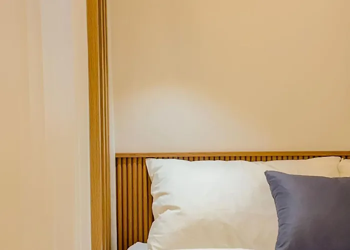 Gangnam,5-minute Walk From Seonjeongneung Station,located In Nonhyeon,4 People,apgujeong, Itaewon Appartement *