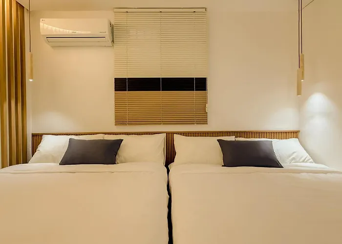 Gangnam,5-minute Walk From Seonjeongneung Station,located In Nonhyeon,4 People,apgujeong, Itaewon