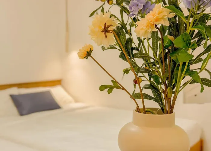 Appartement Gangnam,5-minute Walk From Seonjeongneung Station,located In Nonhyeon,4 People,apgujeong, Itaewon Seoel