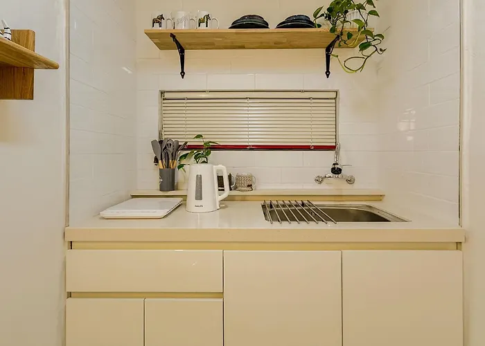 Gangnam,5-minute Walk From Seonjeongneung Station,located In Nonhyeon,4 People,apgujeong, Itaewon Appartement Seoel